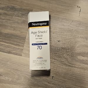 Neutrogena Age Shield Face Oil-Free Sunscreen SPF 70